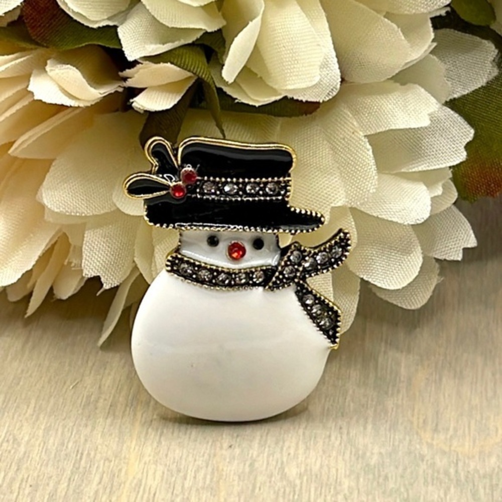 🌻 3/$25 Crystal Snowman Brooches Pins